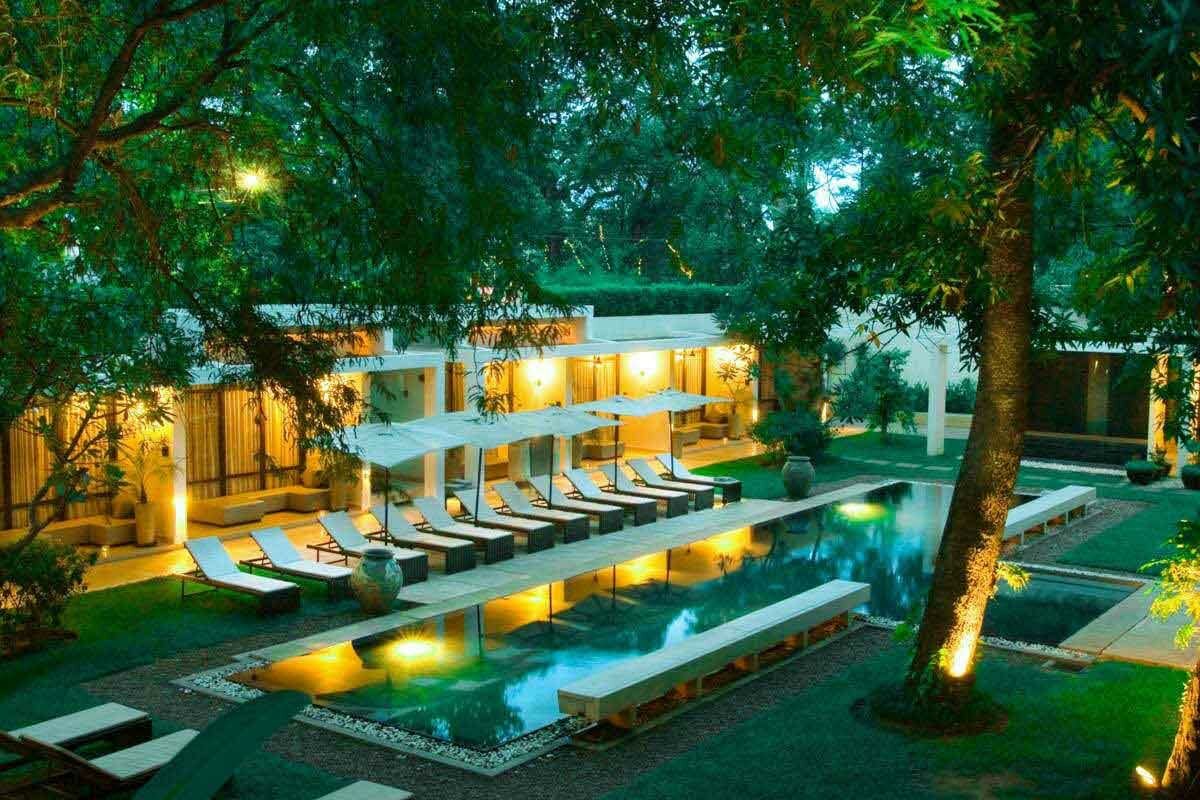 La piscine vue de nuit