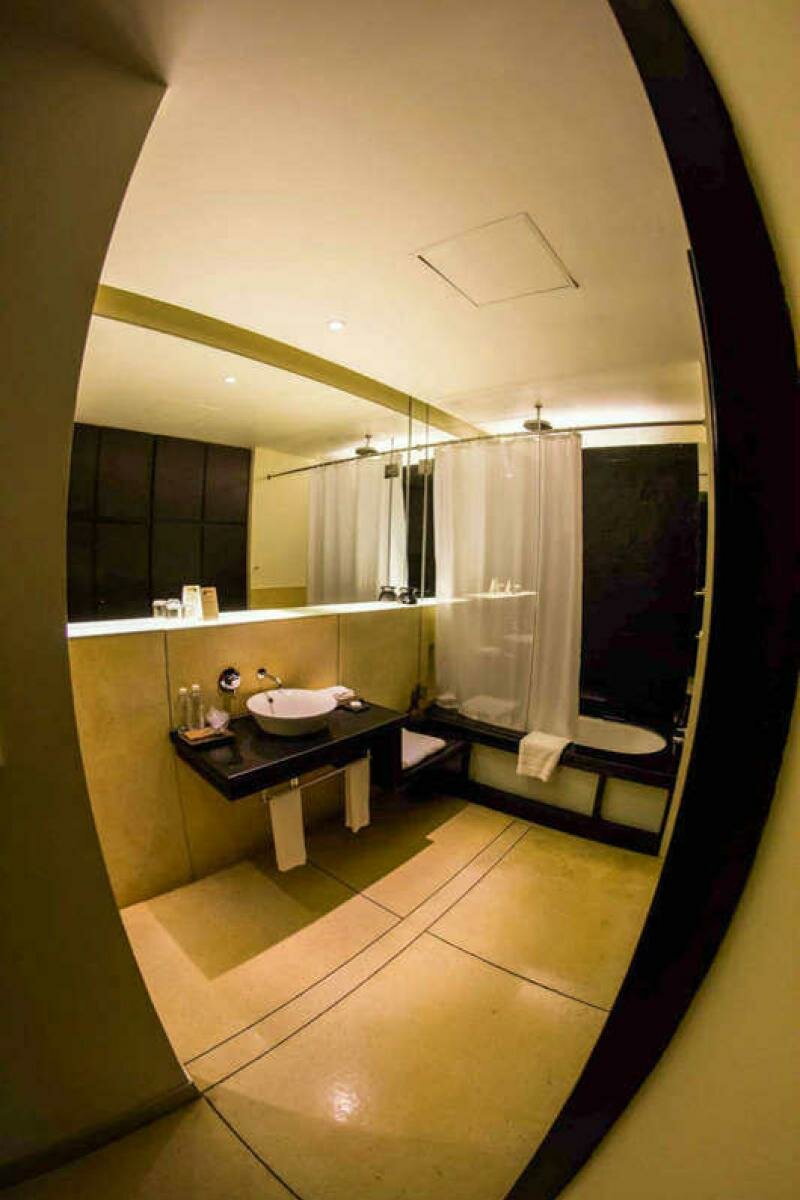 Vue en fisheye de la salle de bains